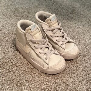 Nike Kids Cream High-Top Sneakers